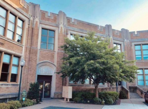 Lofts at 909